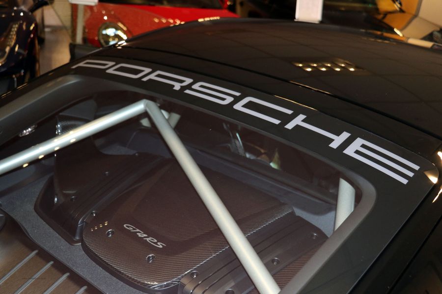 Porsche Cayman 718 GT4RS Weissach