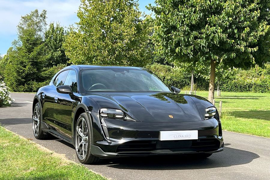 Porsche Taycan 4 Cross Turismo Performance Plus 93.4kWh with 11kW Charger