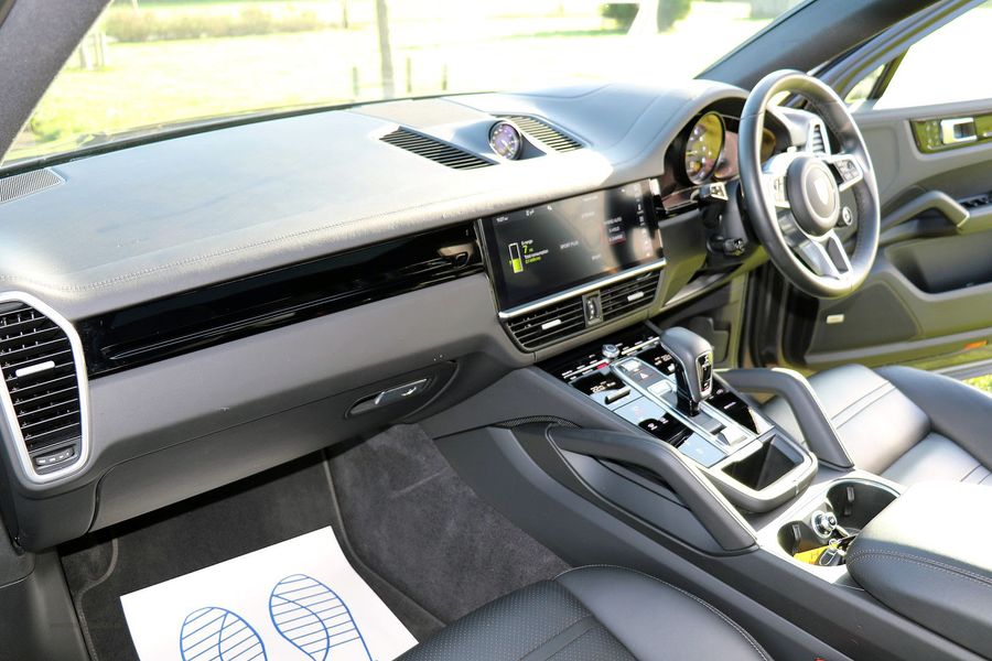 Porsche Cayenne Coupe V6 E-Hybrid Automatic