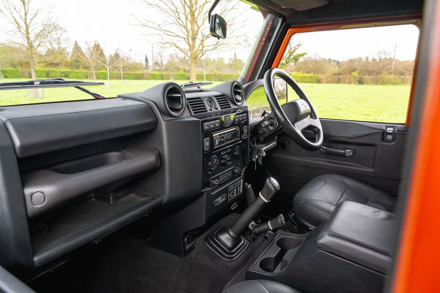 Land Rover 90 2.2 TDCI Adventure