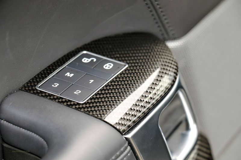 Range Rover Sport SVR 1 Owner-Carbon Packs