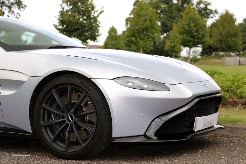 Aston Martin V8 Vantage