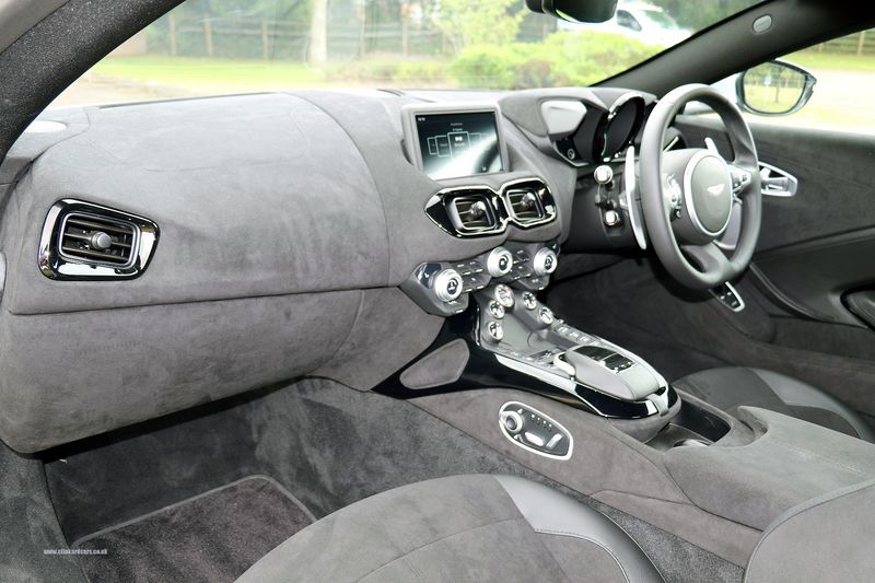 Aston Martin V8 Vantage