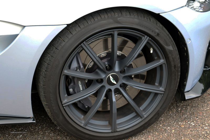 Aston Martin V8 Vantage