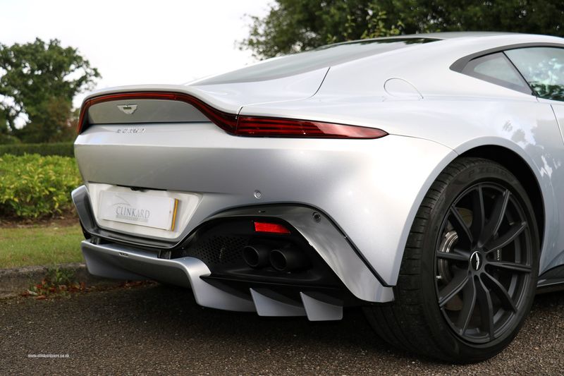 Aston Martin V8 Vantage