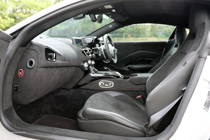 Aston Martin V8 Vantage