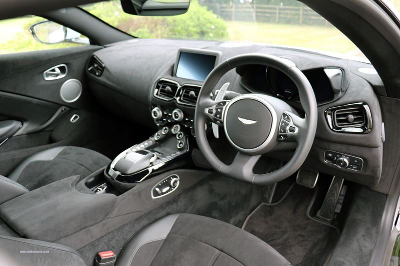 Aston Martin V8 Vantage