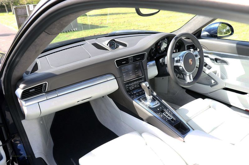 Porsche 991 Carrera Coupe PDK