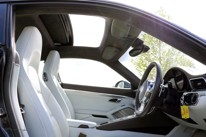 Porsche 991 Carrera Coupe PDK