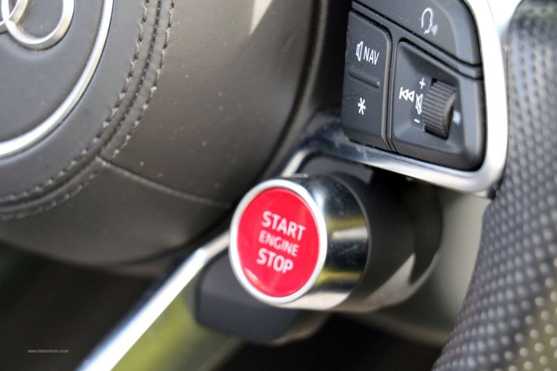 Audi R8 V10 Spyder STronic