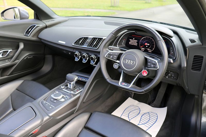 Audi R8 V10 Spyder STronic