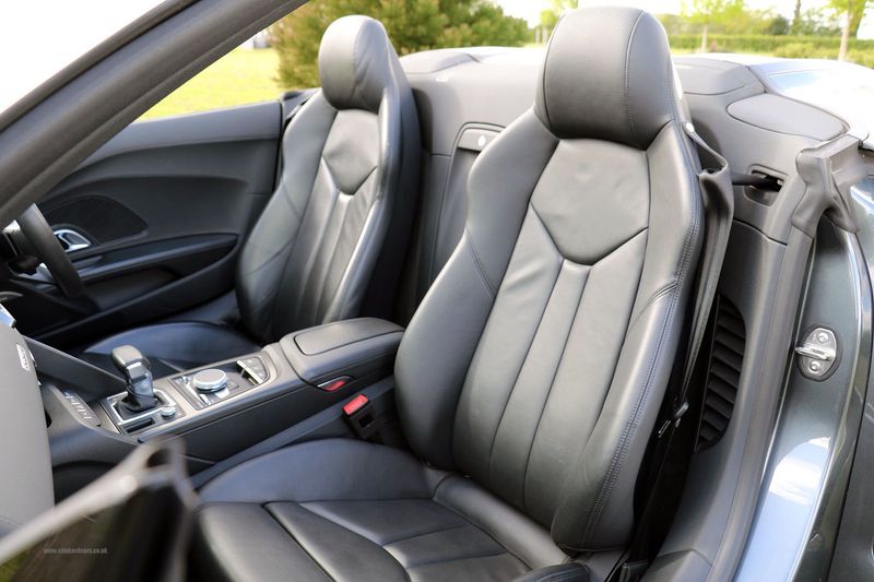 Audi R8 V10 Spyder STronic