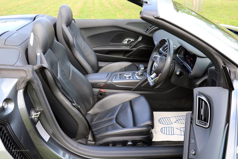 Audi R8 V10 Spyder STronic