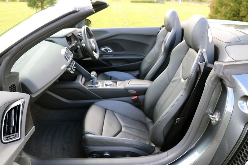 Audi R8 V10 Spyder STronic