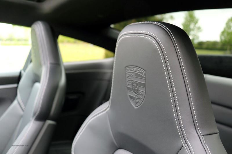 Porsche Carrera S Coupe PDK (992)