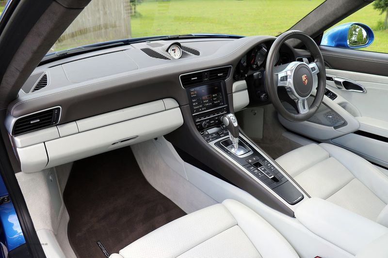 Porsche 991 Carrera 4 Coupe PDK