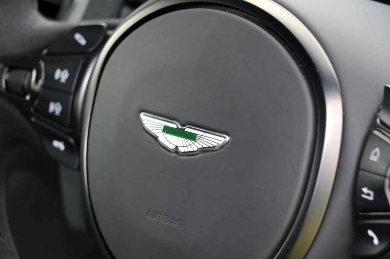 Aston Martin DBS Superleggera V12