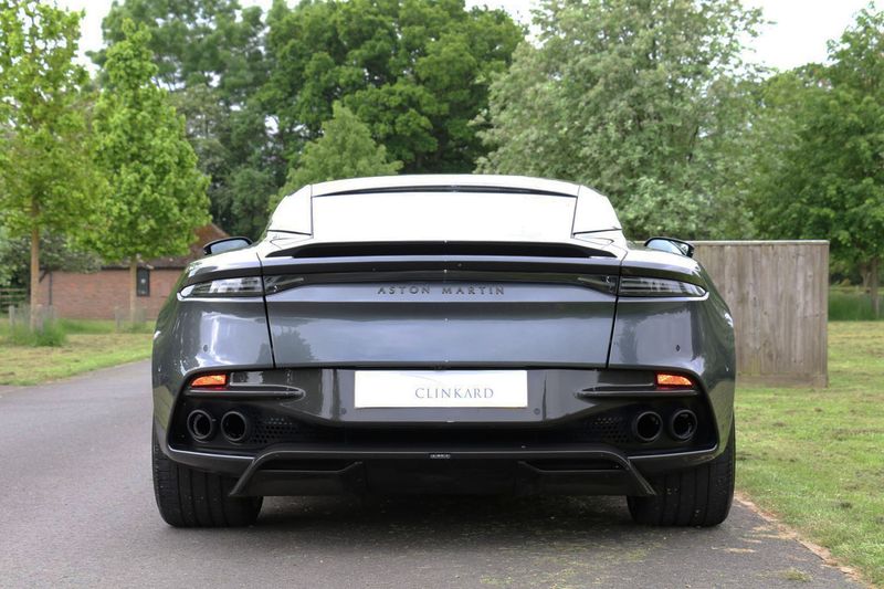 Aston Martin DBS Superleggera V12