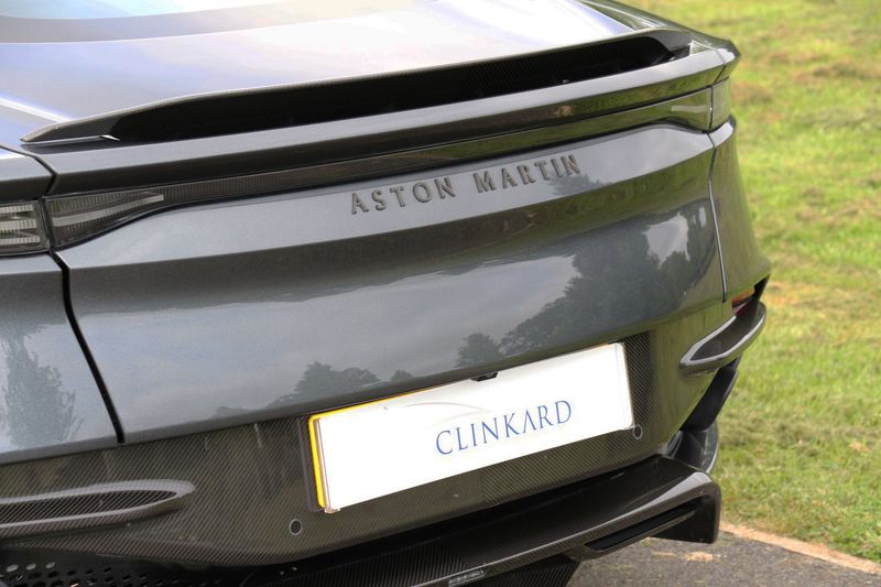 Aston Martin DBS Superleggera V12