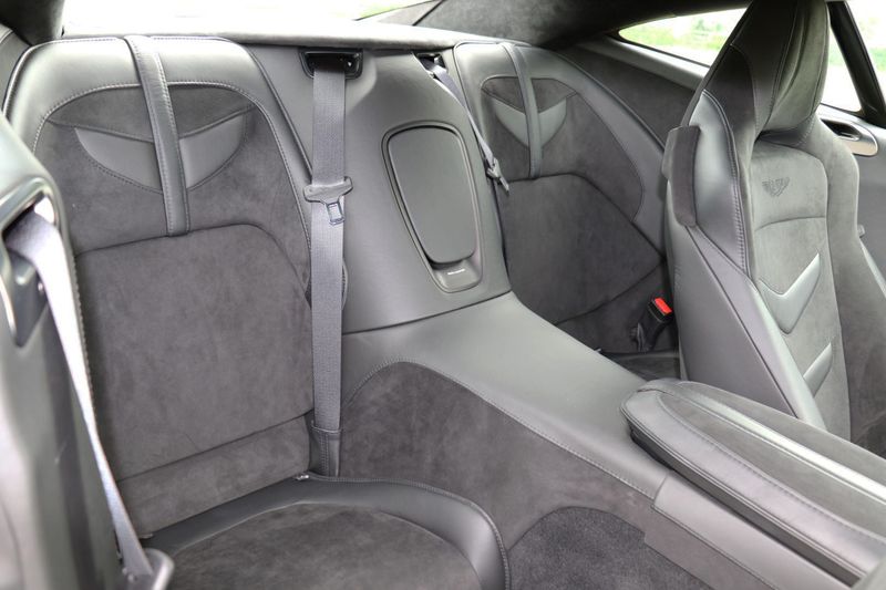 Aston Martin DBS Superleggera V12