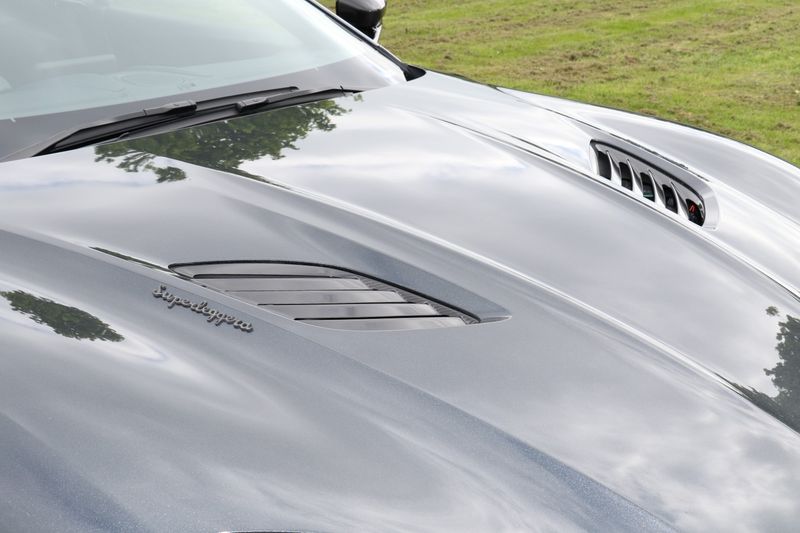 Aston Martin DBS Superleggera V12