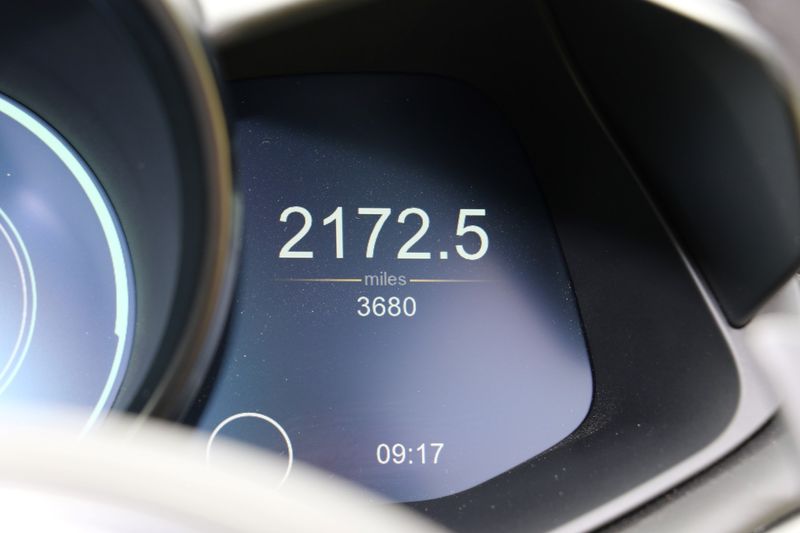 Aston Martin DBS Superleggera V12