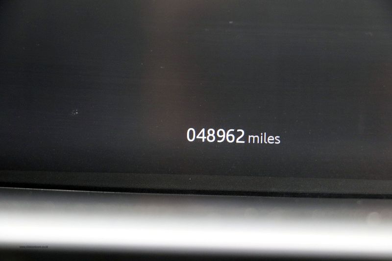 Landrover Discovery 3.0 TD6 HSE Commercial