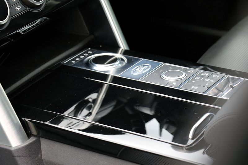 Landrover Discovery 3.0 TD6 HSE Commercial