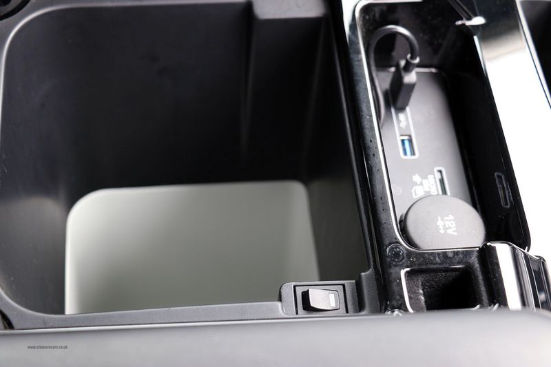 Landrover Discovery 3.0 TD6 HSE Commercial