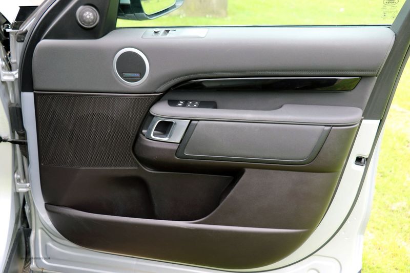 Landrover Discovery 3.0 TD6 HSE Commercial