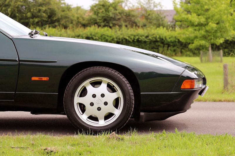 Porsche 928 S4 5.0 GT V8 Manual