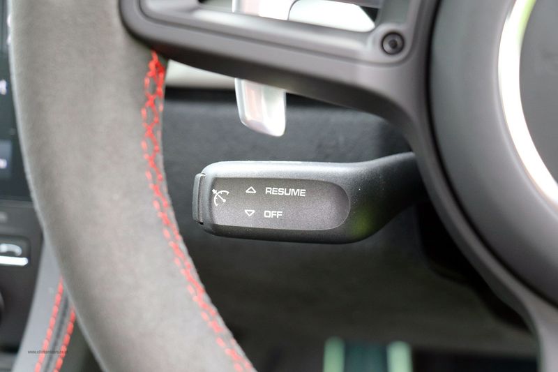 Porsche Cayman GT4 PDK