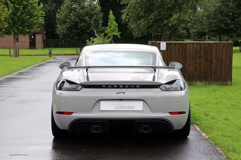 Porsche Cayman GT4 PDK