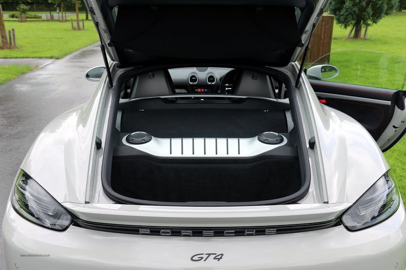 Porsche Cayman GT4 PDK