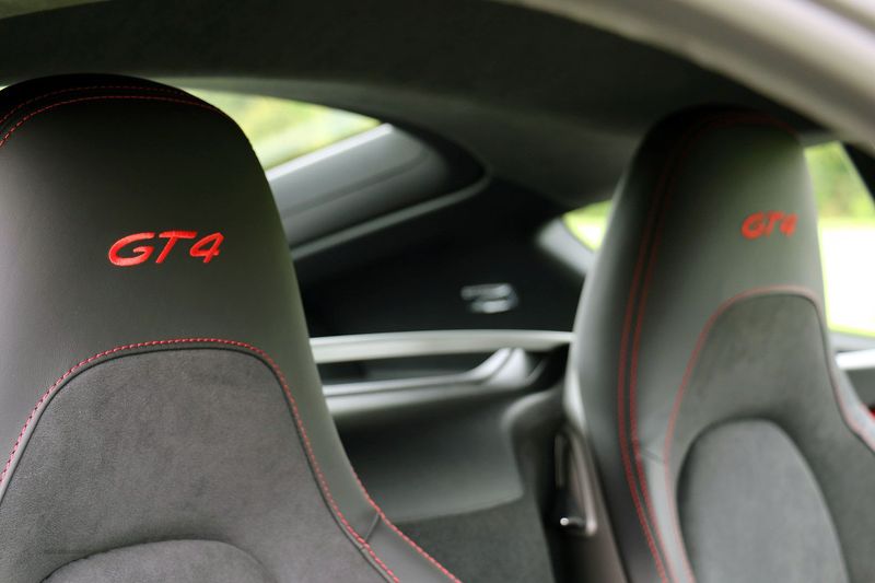 Porsche Cayman GT4 PDK