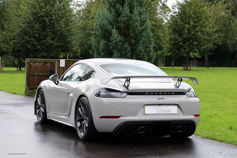 Porsche Cayman GT4 PDK