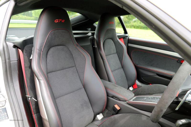 Porsche Cayman GT4 PDK