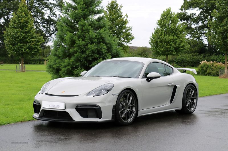 Porsche Cayman GT4 PDK