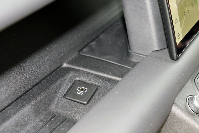 Landrover Defender 90 5.0 P525 3 Door