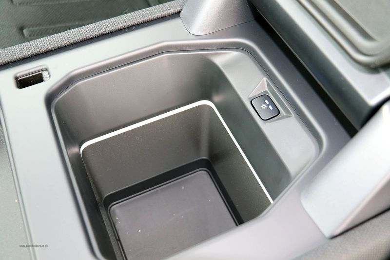 Landrover Defender 90 5.0 P525 3 Door