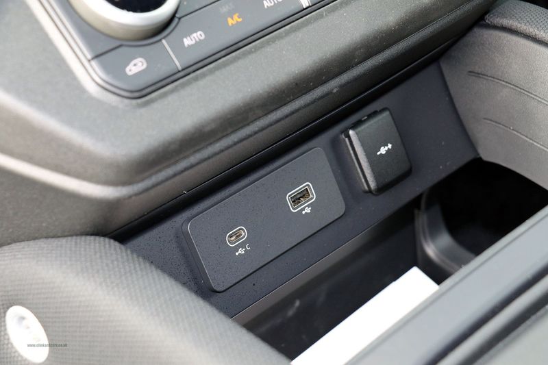 Landrover Defender 90 5.0 P525 3 Door