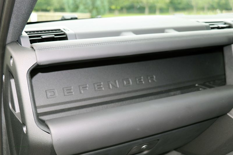 Landrover Defender 90 5.0 P525 3 Door