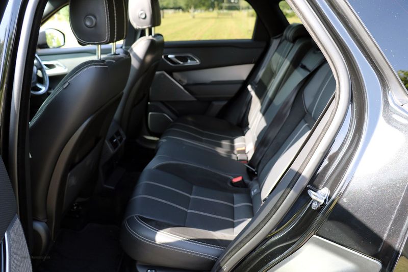 Range Rover Velar R Dynamic SE D2