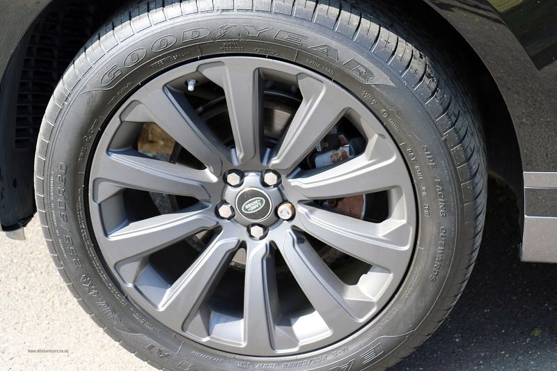 Range Rover Velar R Dynamic SE D2