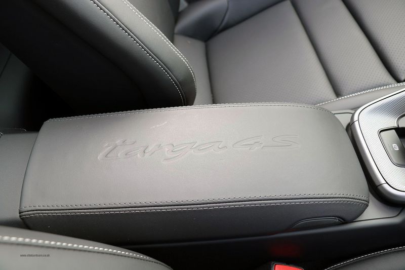 Porsche 992 Targa 4S PDK