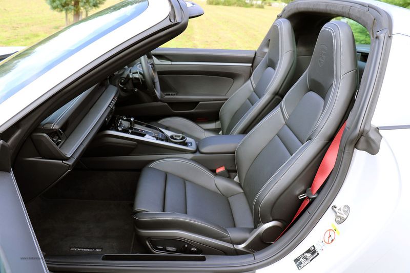 Porsche 992 Targa 4S PDK