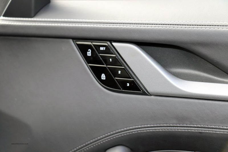 Porsche 992 Targa 4S PDK