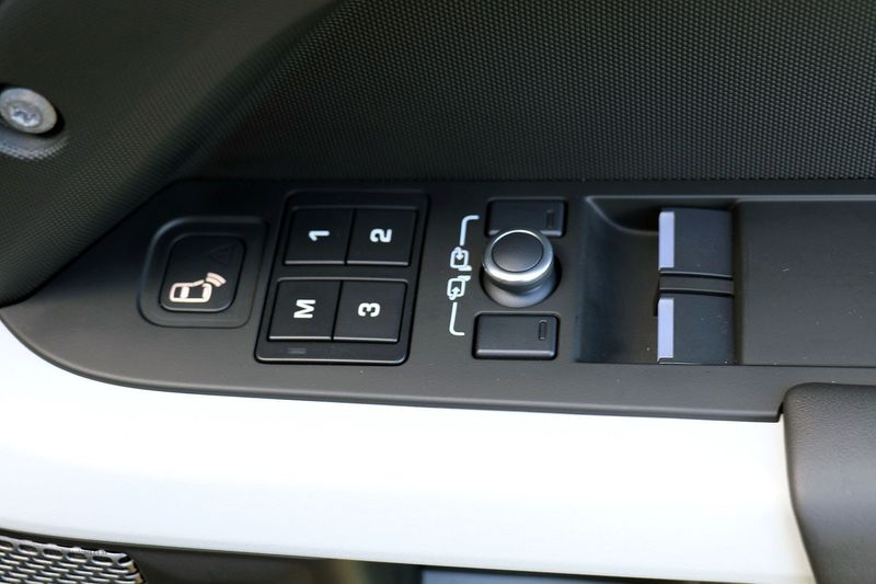 Landrover Defender 110 3.0 D300 MHEV HSE Hard Top Auto