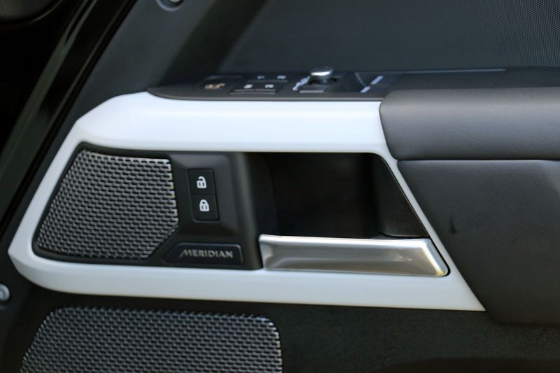 Landrover Defender 110 3.0 D300 MHEV HSE Hard Top Auto