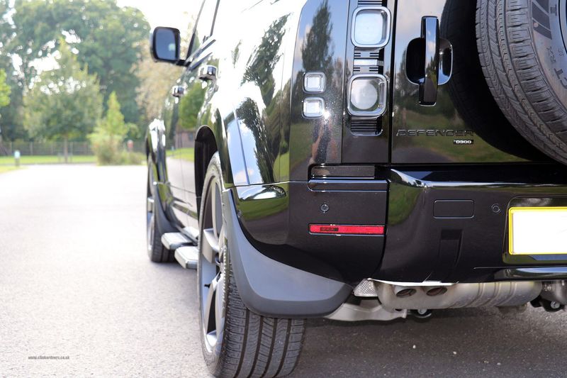 Landrover Defender 110 3.0 D300 MHEV HSE Hard Top Auto